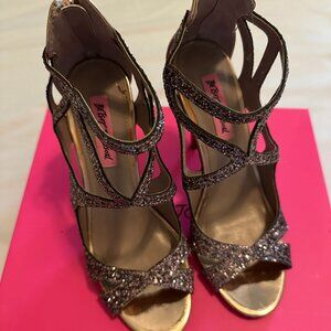 Betsey Johnson “Raqui” Glitter Heel – Blush / Rose Gold – Size 8 (Worn Once)  Su